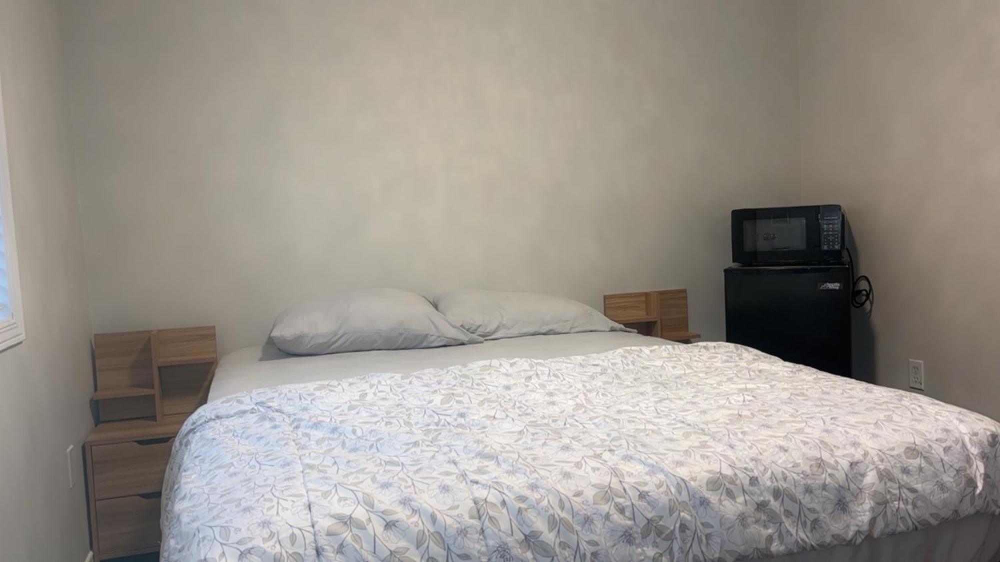 Bright Queen Room Close To Sheridan College And Airport Brampton Zewnętrze zdjęcie